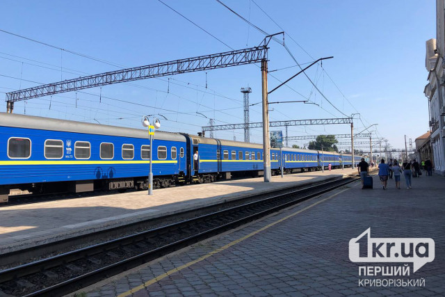 Из-за обстрелов могут задерживаться по меньшей мере пять поездов, среди них - №119 Запорожье - Львов