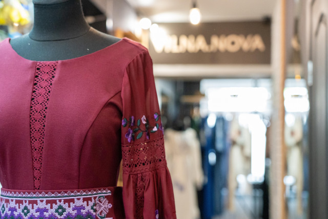 Роль вышиванки в современной моде: как сочетать традиционную одежду от Vilna Nova с современным стилем