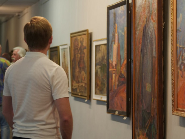 В выставочном зале открылась выставка «Краски Кривбасса»