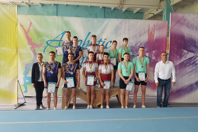 Криворожские акробаты стали вторыми на чемпионате Украины