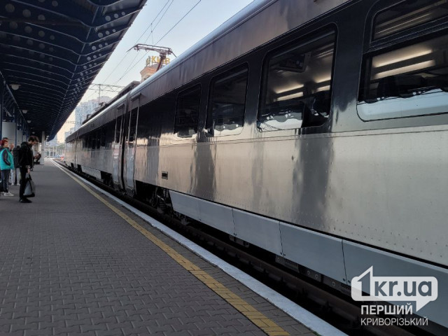 «Укрзалізниця» повертає потяг Інтерсіті+ Київ-Дніпро-Запоріжжя