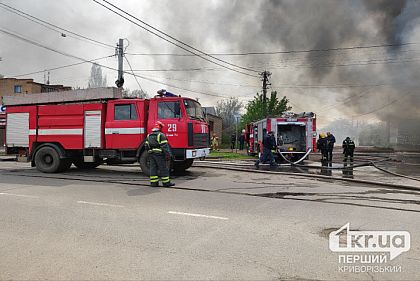 Пожар в Центрально-Городском районе: правоохранители частично перекрыли движение по улице