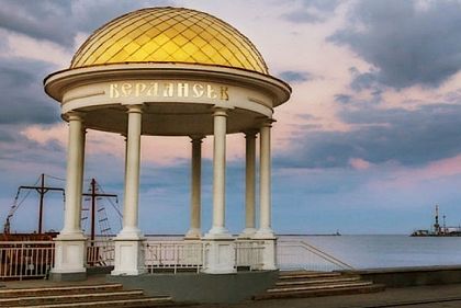 Оккупанты эвакуировали местных жителей Запорожской области в Бердянск