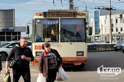 В Кривом Роге на 95 квартале столкнулась легковушка и троллейбус