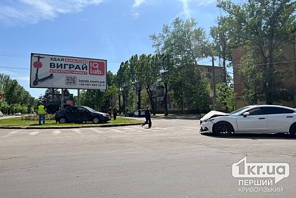В Кривом Роге столкнулись две легковушки