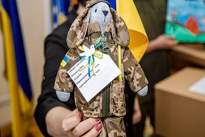«Спасибо, солдат, за жизнь»: на Днепропетровщине прошел конкурс детских работ