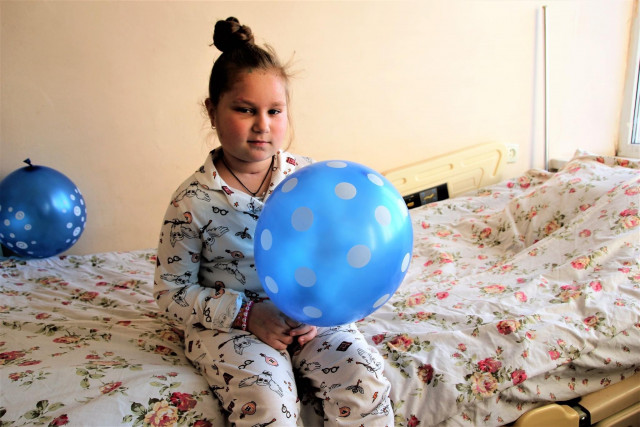 Девочку, которая получила ранения во время ракетной атаки по Кривому Рогу, выписали из больницы
