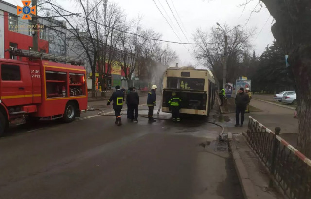 В Кривом Роге горел пассажирский автобус