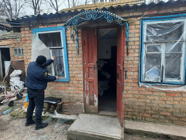 Полицейские документируют последствия ударов оккупантов по Никопольщине