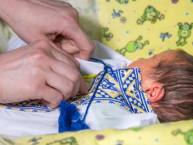 З початку війни понад 1,7 тисяч переселенок народили дітей на Дніпропетровщині