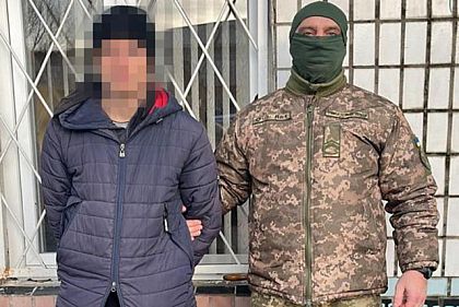 СБУ задержала в Херсоне коллаборанта, охранявшего админздания россиян во время оккупации города