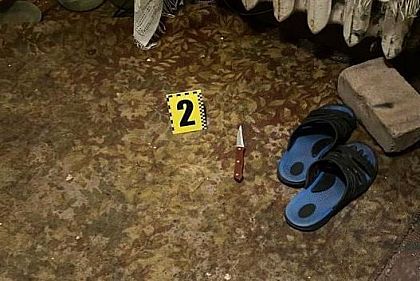 В Кривом Роге полиция задержала подозреваемую, ударившую знакомого ножом в грудь