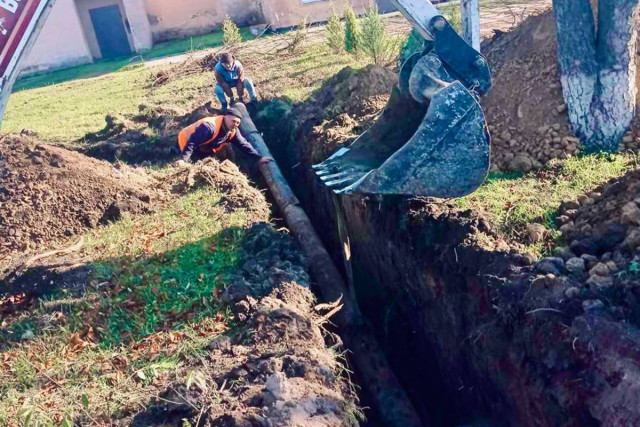 В Криворожском районе продолжаются работы по прокладке водопровода