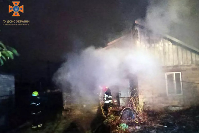 В Кривом Роге ликвидировали возгорание жилого дома