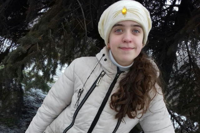ОБНОВЛЕНО: Криворожские полицейские разыскивают 14-летнюю Диану Оспищеву