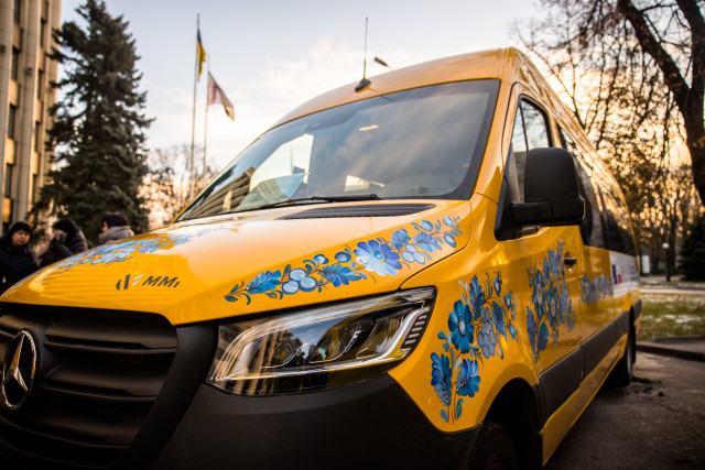 Днепропетровщина получила 20 школьных автобусов от Польши