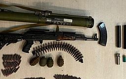 У жителя Днепропетровщины обнаружили арсенал оружия