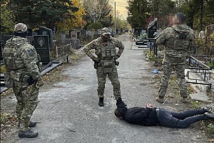 Взятка за погребение: в Днепре разоблачили чиновника ритуальной службы по подозрению в коррупции