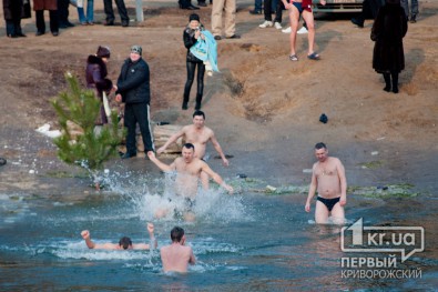 Праздник Крещения состоялся сразу в нескольких водоемах города