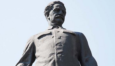 Коммунисты хотят видеть в Кривом Роге обновленный памятник Серго Орджоникидзе