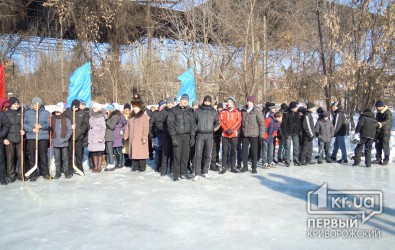 В парке имени Богдана Хмельницкого открылся ледовый каток