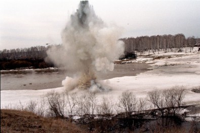 Чтобы защитить криворожские мосты и Карачуновскую плотину, лед на Ингульце и Саксагани будут взрывать