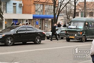 ДТП в Кривом Роге: Маршрутка въехала в «Toyota Camry»