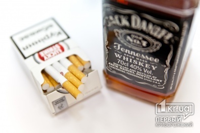Цены на алкоголь и сигареты в Украине могут подскочить вдвое