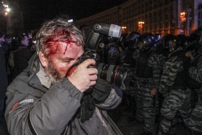В Киеве на Евромайдане избили 40 журналистов