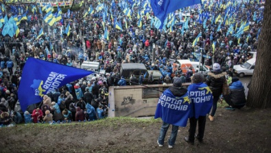 5 тыс. человек митингуют в поддержку позиции Януковича и Кабмина в Днепропетровске