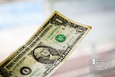 Украинцы бросились скупать иностранную валюту