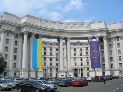 Украина просит иностранцев не вмешиваться в её внутренние дела