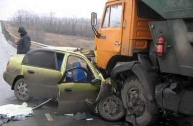 В ДТП на Днепропетровщине 1 человек погиб и 4 получили травмы