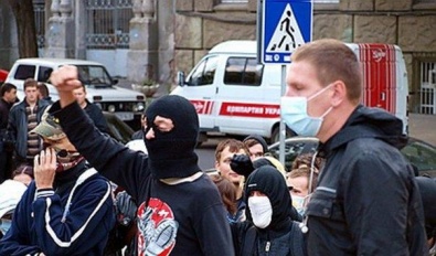 В Украине хотят запретить митинговать в масках