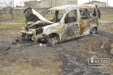 В Кривом Роге сгорел служебный автомобиль «Прессы-М» (ОБНОВЛЕНО)