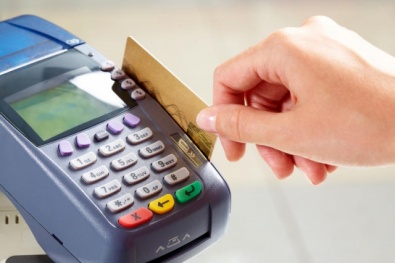Продавец заплатит 8,5 тыс. штрафа если откажет потребителю в рассчете банковской картой