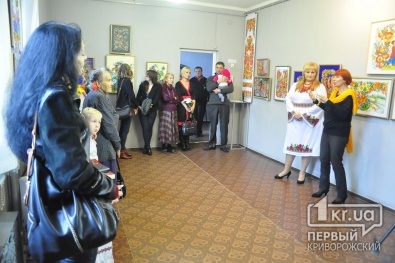 В Кривом Роге открылась выставка этнической росписи Светланы Червяковой - «Калейдоскоп росписи»