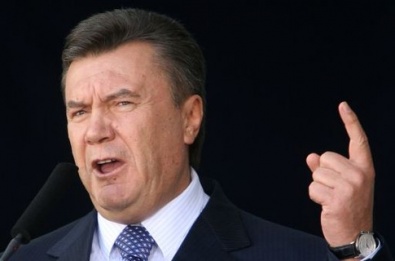 Янукович наградил орденом криворожского ветерана