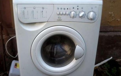 В Кривом Роге 21-летний парень украл у своей бабушки стиральную машину