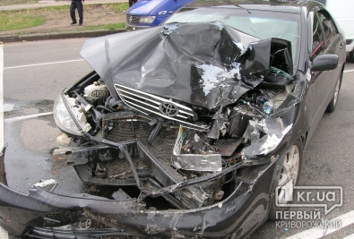 ДТП в Кривом Роге: Из-за неисправности «Тойоты» пострадали два человека