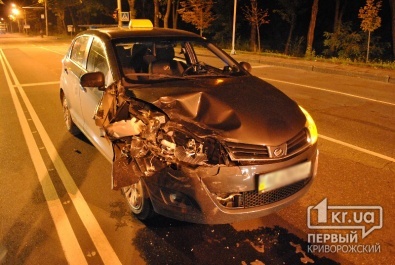 ДТП: В Кривом Роге такси врезалось в автомобиль с русскими пассажирами
