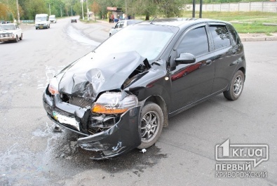 ДТП в Кривом Роге: столкнулись Dacia Logan и Chevrolet Aveo (обновлено)