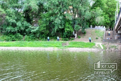 В центре Кривого Рога в реке Саксагань обнаружили труп мужчины