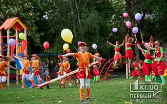 В Кривом Роге и области отремонтировали 1,6 тыс. детских площадок