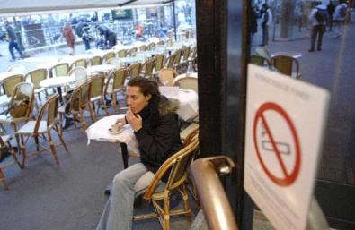 Заведения разрешат курить своим посетителям