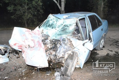 При въезде в Кривой Рог водитель на «Suzuki» влетел в «КрАЗ». Есть погибший (ОБНОВЛЕНО)