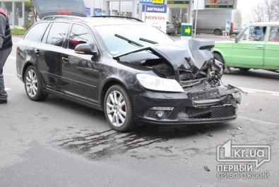 ДТП в Кривом Роге: «Volkswagen CC» и «Skoda Octavia» не разминулись на Объездной