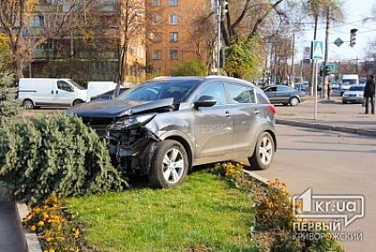 В Кривом Роге «Kia» едва не въехал в McDonald's