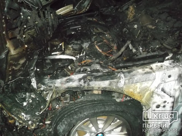 У Саксаганському районі Кривого Рогу загорілася автівка