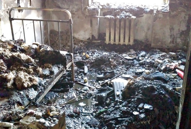 В Кривом Роге горела квартира. Пожарные спасли младенца и двоих взрослых